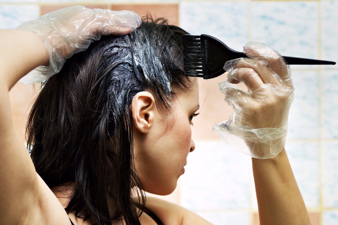 Tự nhuộm tóc tại nhà: Những sai lầm hay gặp phải và cách khắc phục